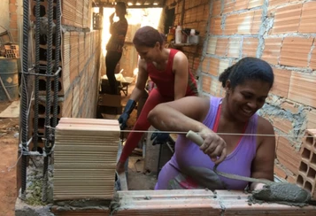 As mulheres dominando a construção civil